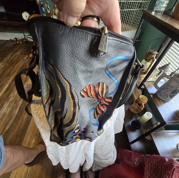 Anuschka LARGE TOTE- A Work of art! Desert Rose pattern. Excellent Condtion. - Picture 10 of 16